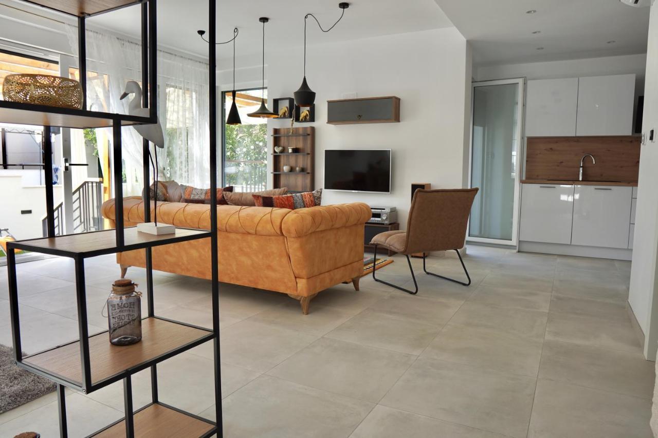 Villa Borna B20 โตรกีร์ ภายนอก รูปภาพ